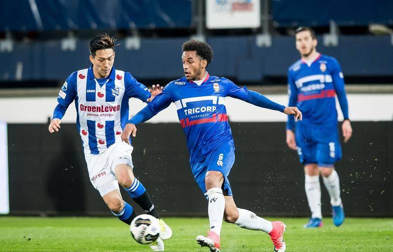 角逐的世界 角逐的世界